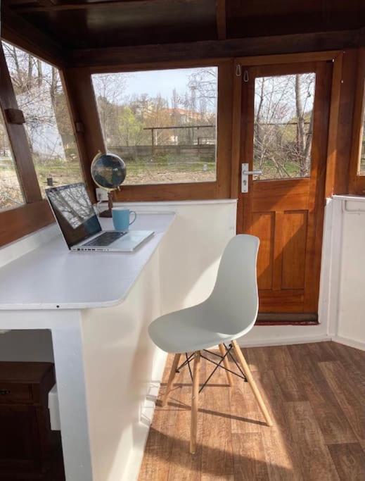 מלון Prague On Boat, Privat Pier, Free Parking מראה חיצוני תמונה
